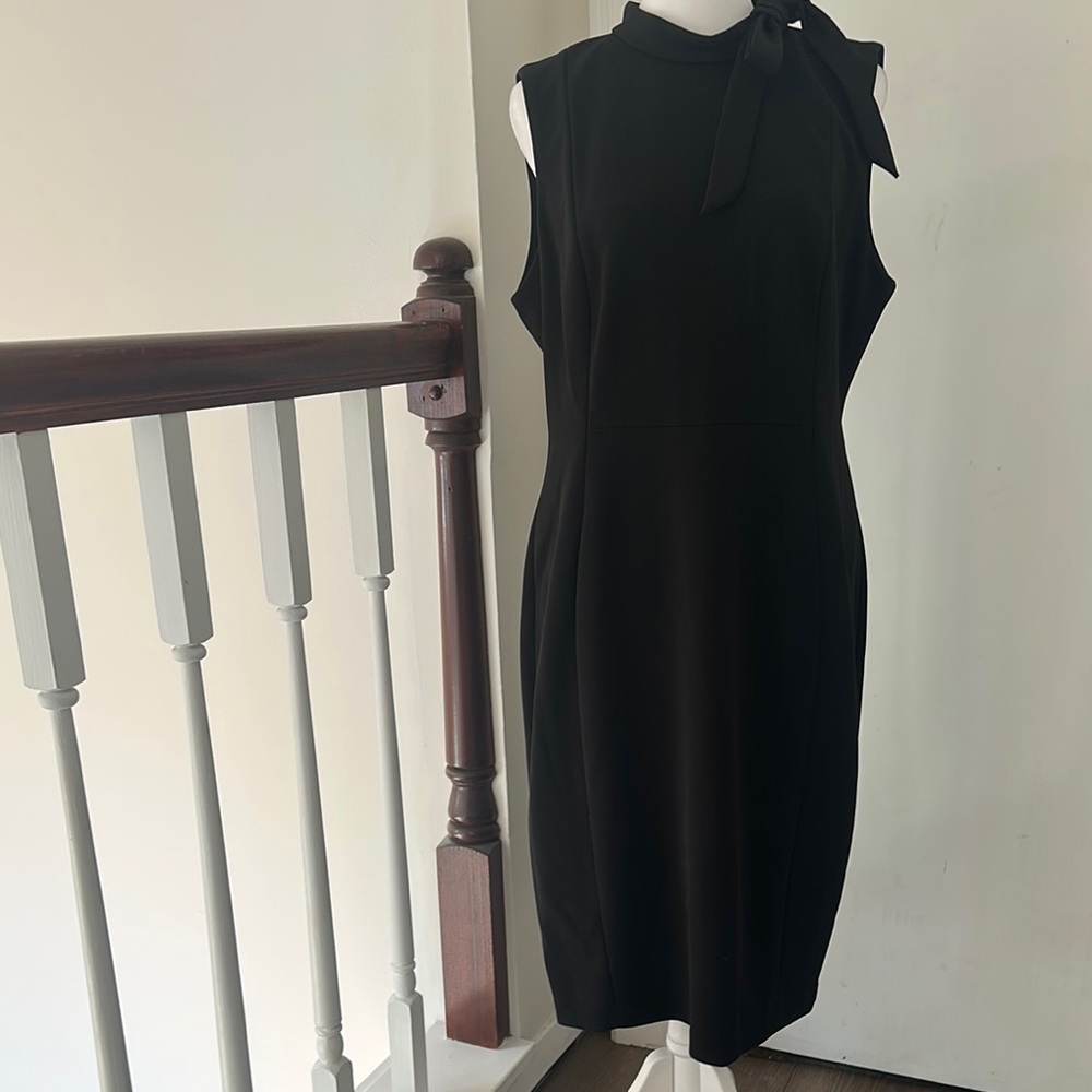 Calvin Klein Elegant Black Midi Dress with Shoulder Bow